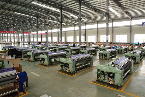 Single Nozzle Air Jet Looms Mesin Tenun Otomatis 3.7KW 1000 RPM