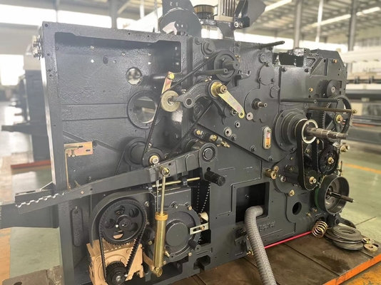 Tirai Polyester Tenun Kecepatan Tinggi 1000RPM Tenun Tekstil Cerdas Water Jet Loom Dobby