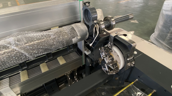 Kain Horizontal Kain Roll Winding Machine Benang Memutar Mesin Jet Air Tekstil